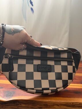 Kindly camera bag Checkered Black and Cream Waist Bag